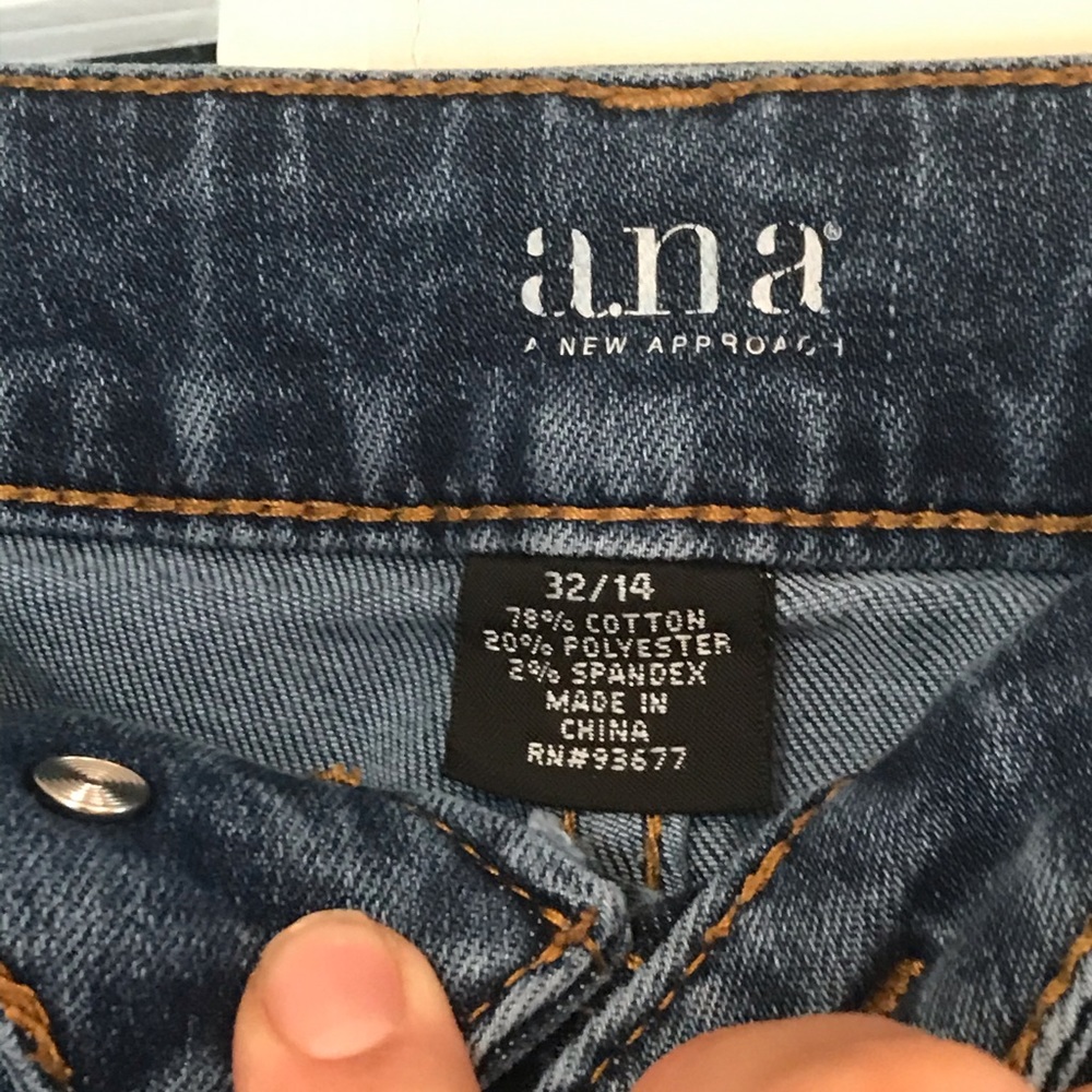Jeans - Picture 2 of 3
